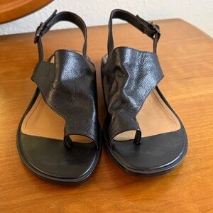 Vionic Black Leather Toe-Loop Slingback Sandals
